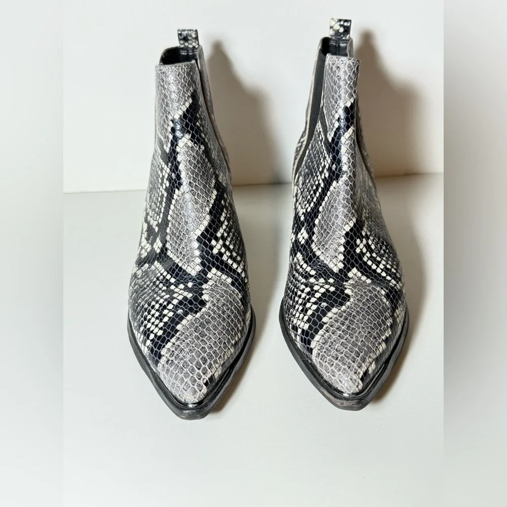 Yale Chelsea Boot (Women) Marc Fisher LTD